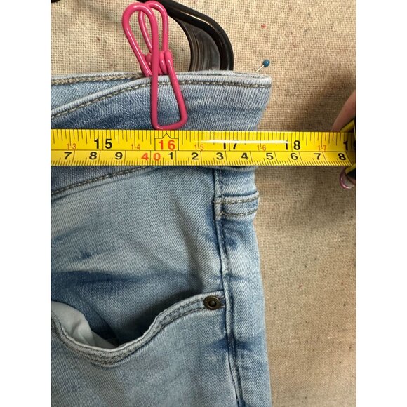 St Johns Bay Girlfriend Light Wash Denim Jeans Womens Casual Mid-Rise Size 14 - Picture 4 of 7